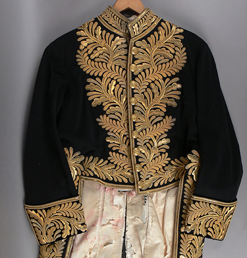 Edmund Barton's coatee before conservation