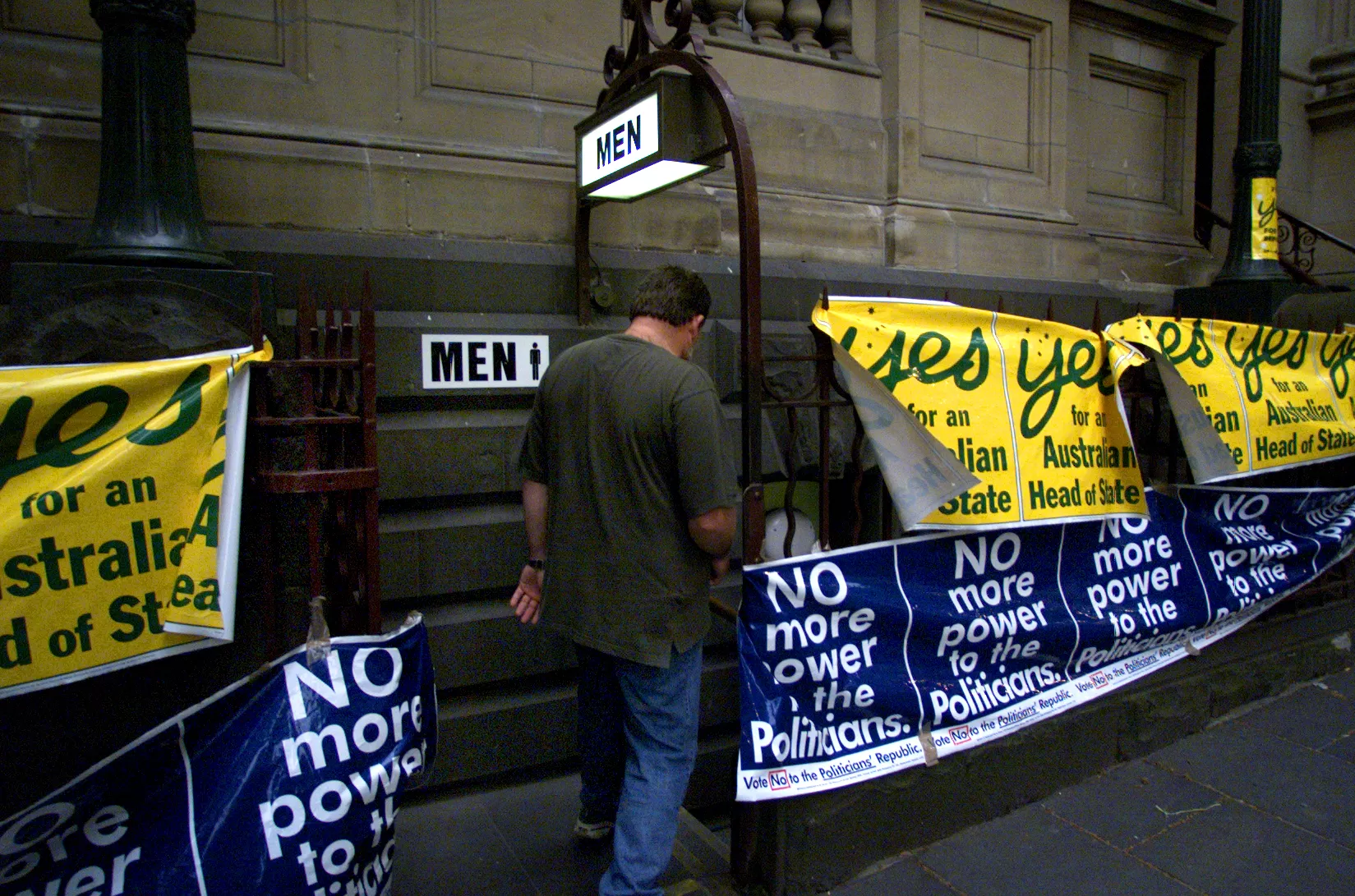 1999: Republic referendum