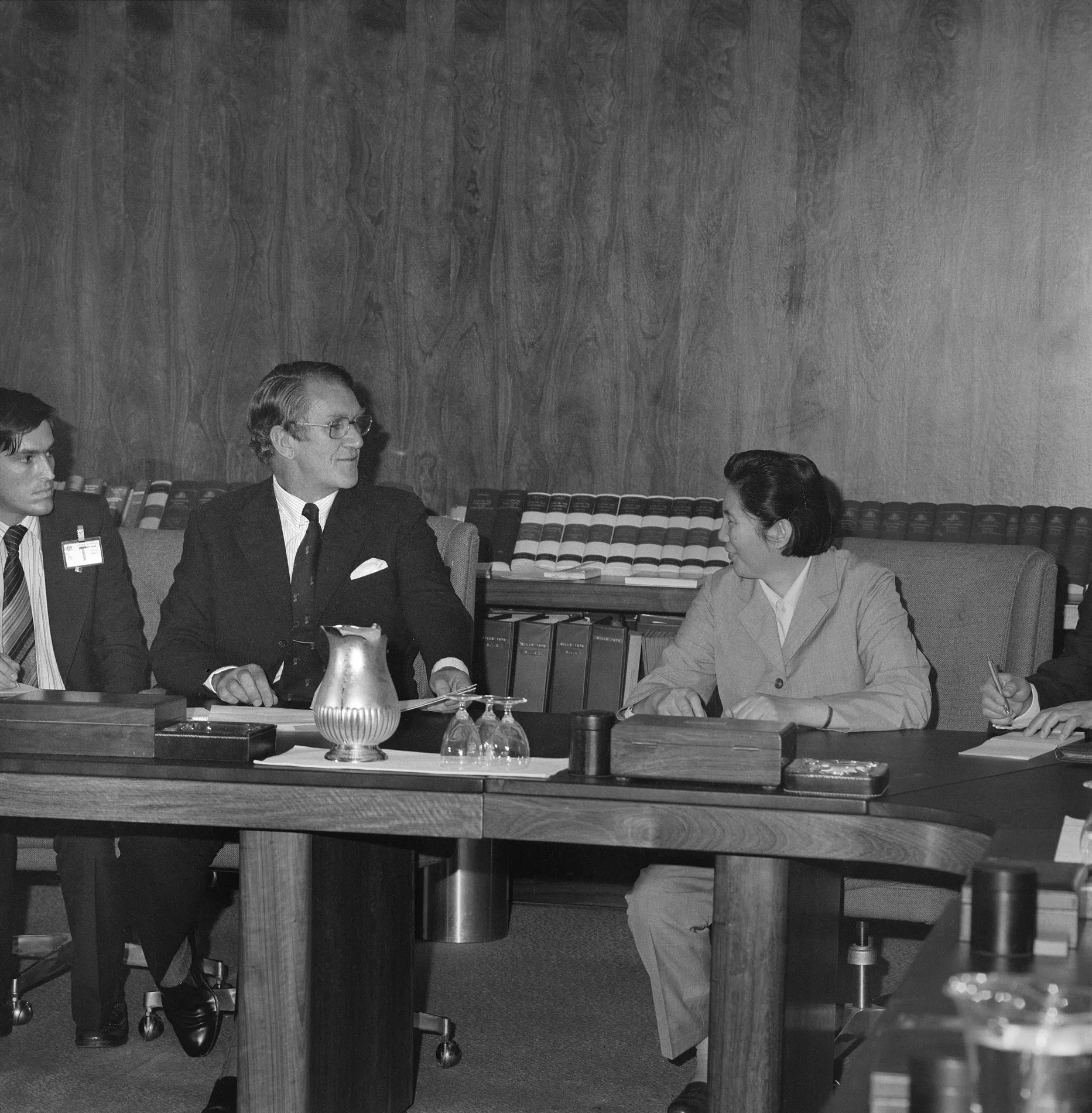 Malcolm Fraser and the Chinese Vice-Premier sit in the Cabinet Room at Old Parliament House.